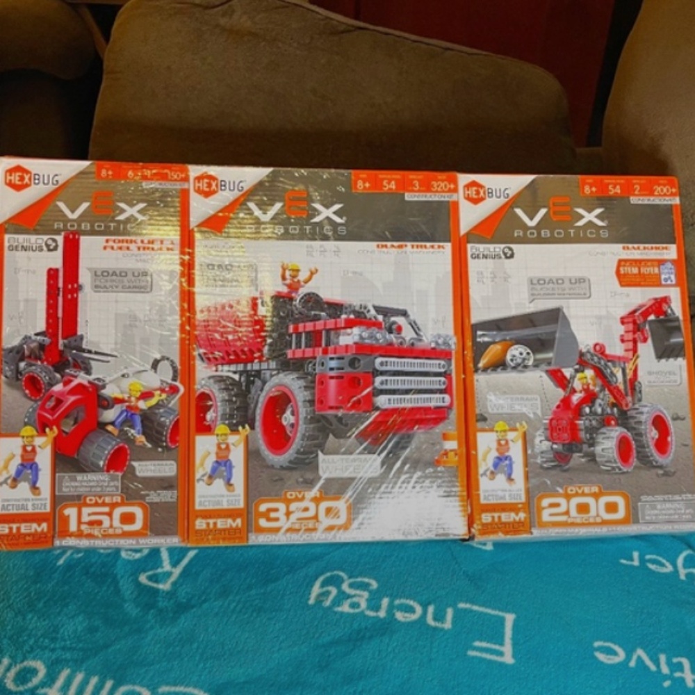 Hexbug VEX Robotics Red Construction Machinary Set Forklift, Dumptruck, Backhoe